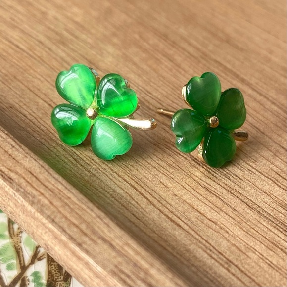 ✨Modcloth Sweet Shamrock Earrings - Picture 3 of 7